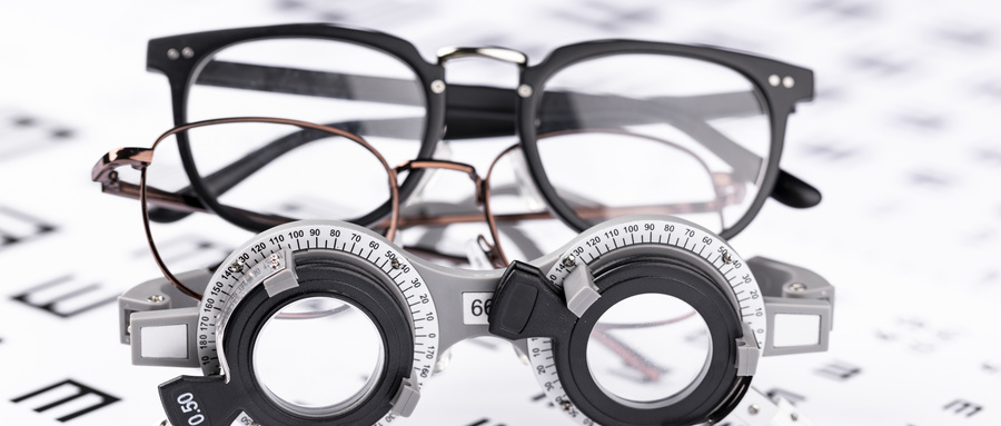 眼镜片质量检验要检验什么内容？执行什么标准？